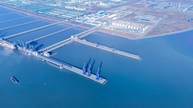 南通港橫港沙作業(yè)區(qū)10萬噸級糧油泊位工程完成關(guān)鍵節(jié)點 預(yù)計四季度投產(chǎn)